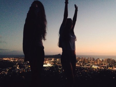 2 Подруги ночью