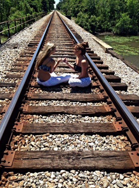 Фотосессия на рельсах идеи