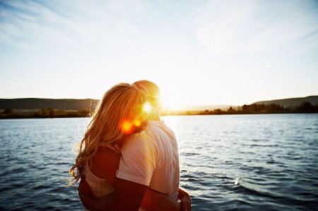 Объятия влюбленных