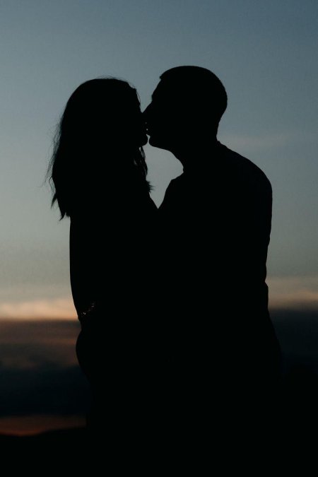 Объятия влюбленных