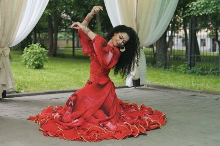 Нелли Мальцева цыганка