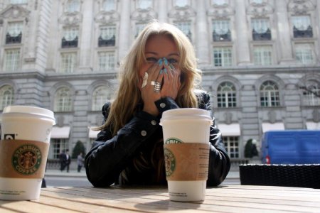 Старбакс девушка