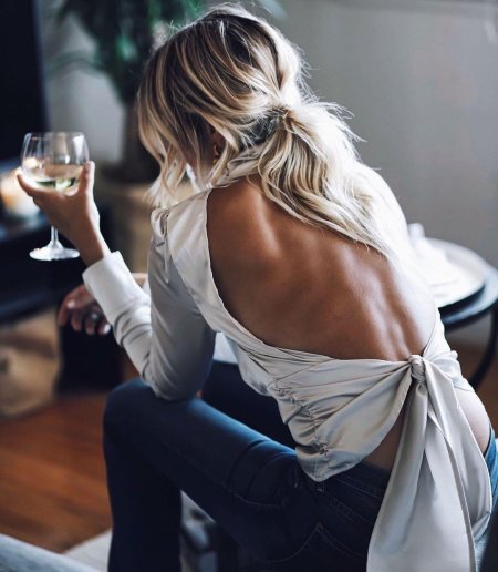 Блондинка со спины