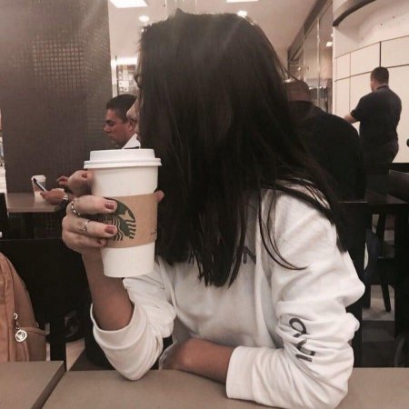 Девушка в Каын без лица