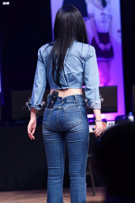 Кореянки в джинсах