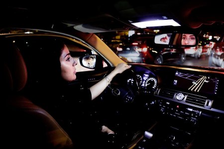 За рулем Мерседес w221