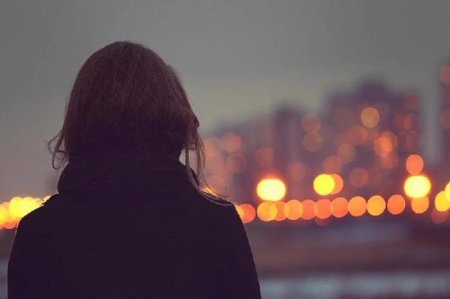 Девушка со спины