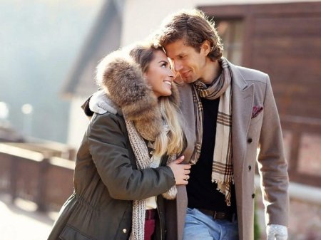 Счастливая пара 50+ зима