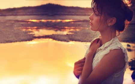 Девушка на закате