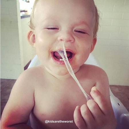 Слюнявый ребенок