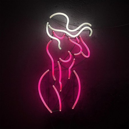 Неоновая девушка