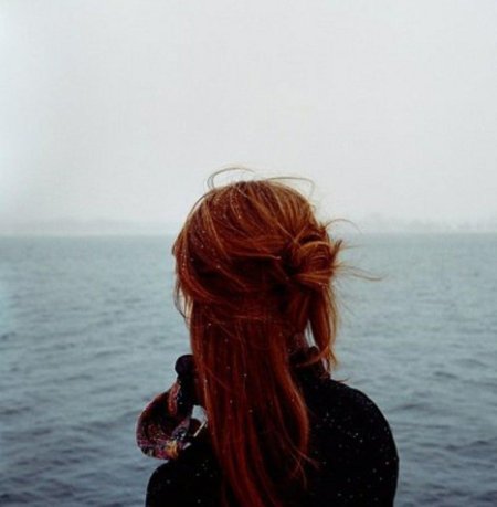 Рыжая со спины