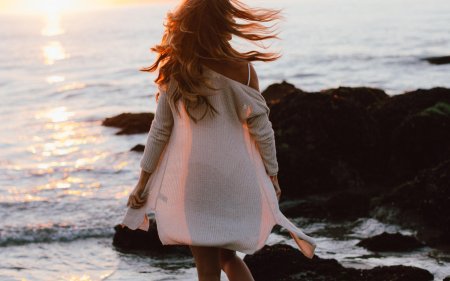 Женщина со спины