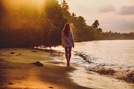 Девушка на закате