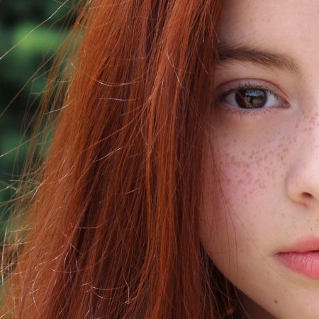 Селина Скиндер веснушки