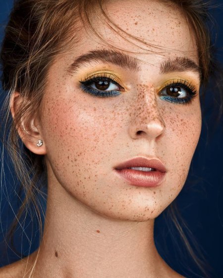 Майя Хоук веснушки