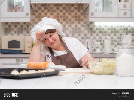 Повар женщина