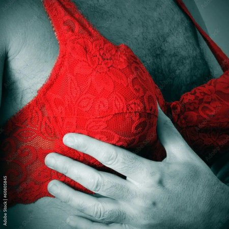 Девушка в Красном бюстгальтере