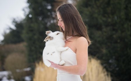 Девушка кролик