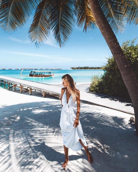 Девушка на Мальдивах