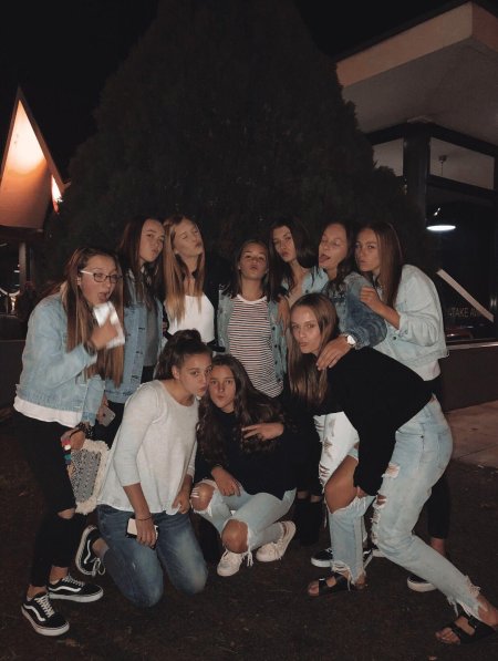 Прогулка ночью с друзьями