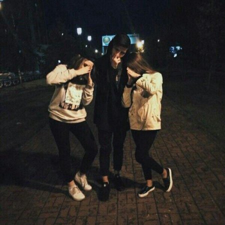 Фото друзей без лица