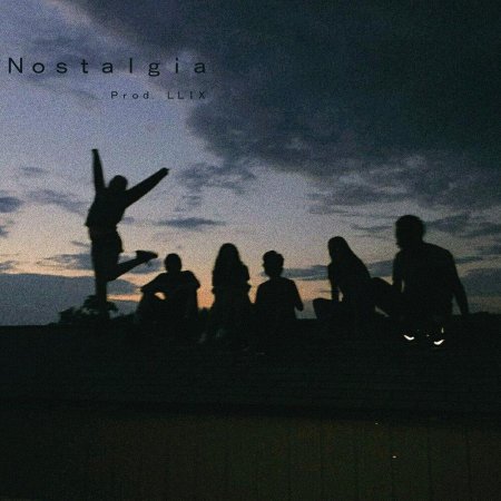 Компания друзей ночью