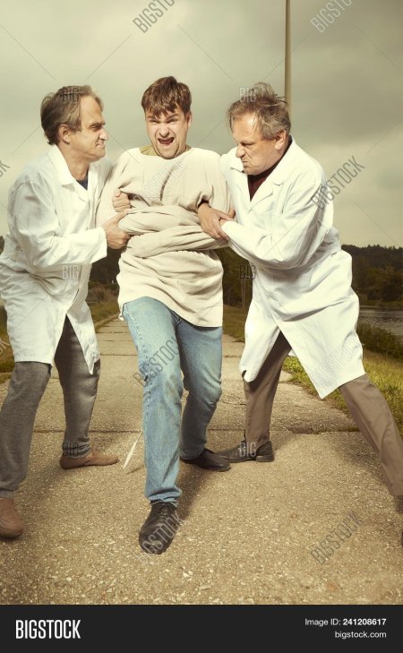 Шурик в смирительной рубашке