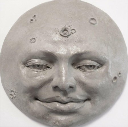 Луна с лицом