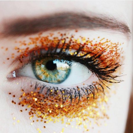 Оранжевые глаза