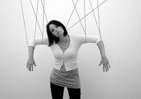 Марионетка девушка