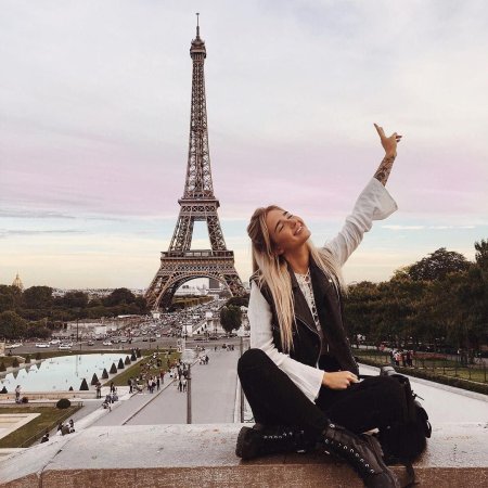 «Девушка в Париже»