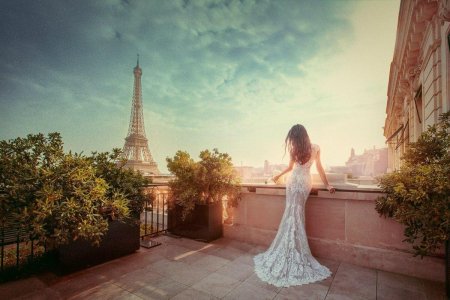 «Девушка в Париже»
