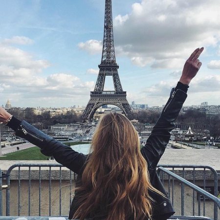 «Девушка в Париже»