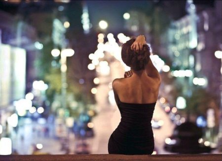 Девушка со спины