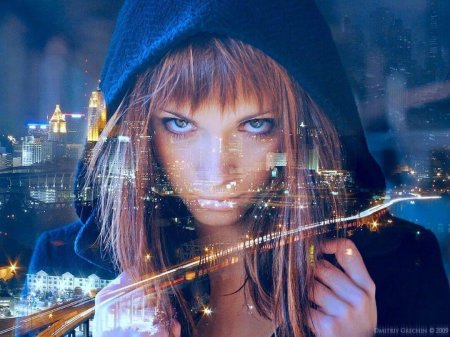 Девушка в капюшоне