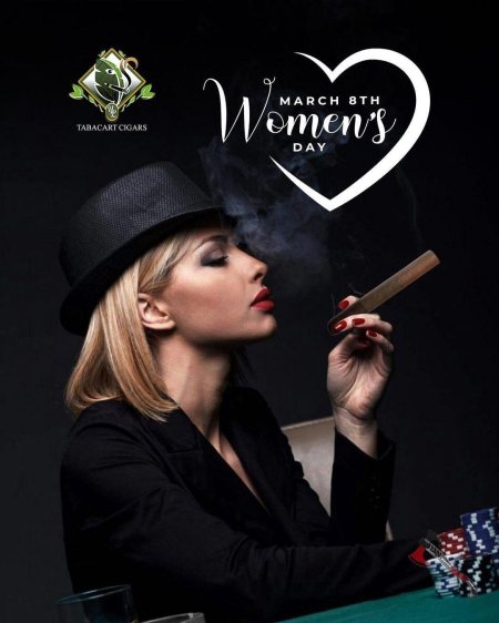 Девушка с сигарой