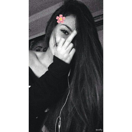 Красивые девушки на пол лица