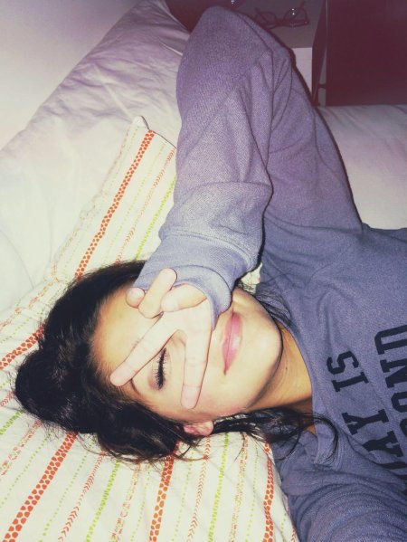 Брюнетка без лица