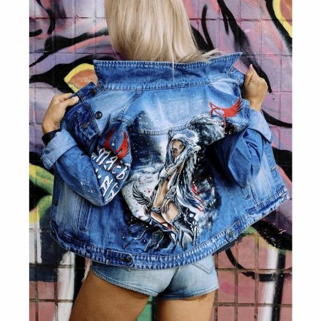 Джинсовка с принтом на спине женские