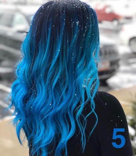 Синие волосы