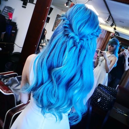 Лиза Бродская синие волосы