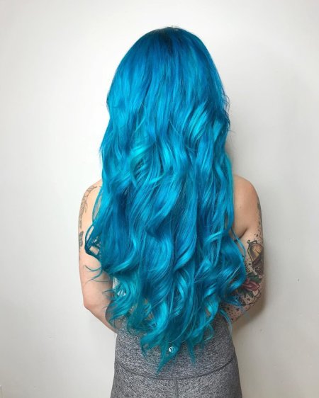 Голубые волосы