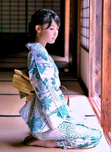 Японка в кимоно
