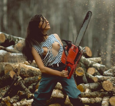 Девушка лесоруб