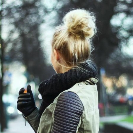 Блондинка со спины