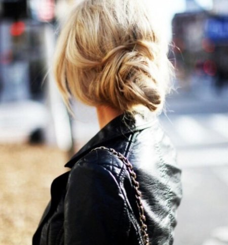 Блондинка со спины