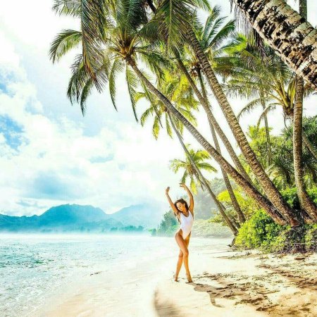 Пляж с пальмами