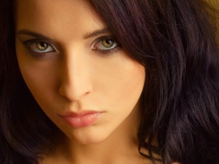 Красивые брюнетки