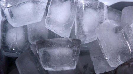 Кусочки льда